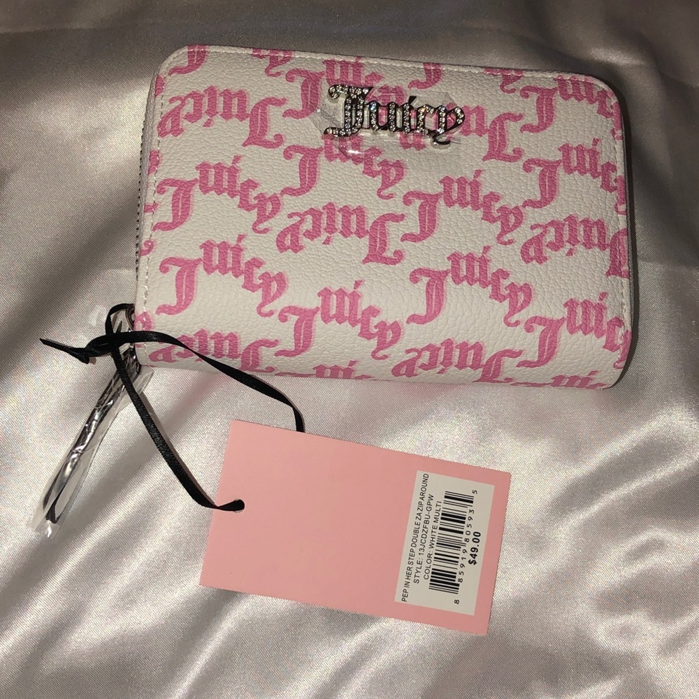 Juicy Couture White and Pink Logo Zip Wallet